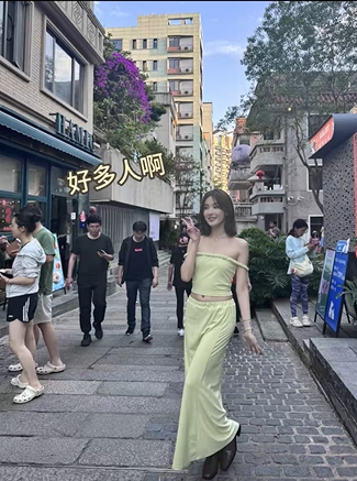 出去旅游拍照遇到人太多怎么办? 死磕这个免费工具消除图片不要的元素！